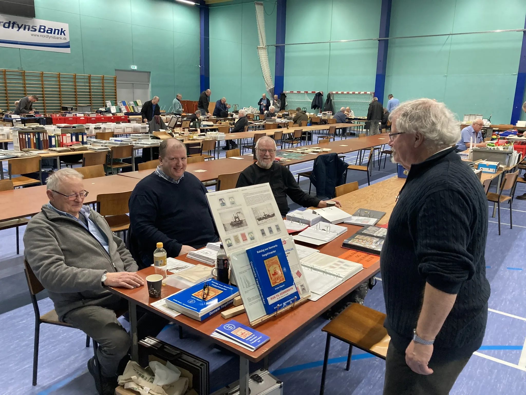 Dansk Fragt- & Banemærkeklubs deltager i Bolbro Frimærkeklubs byttedag Dansk Fragt- & Banemærkeklubs deltager i Bolbro Frimærkeklubs byttedag