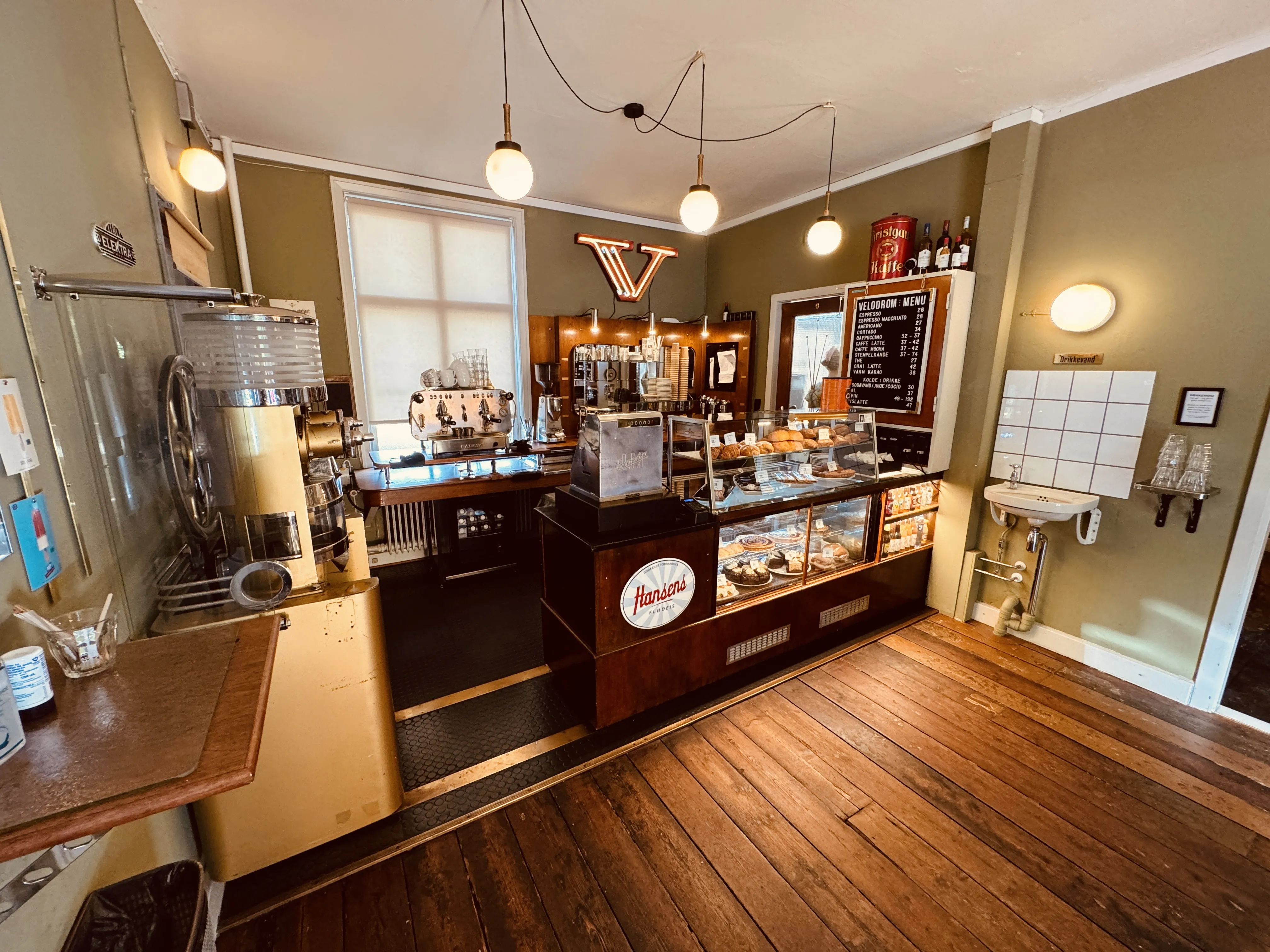 Café Velodrom serverer nogle af byens bedste drikkevarer